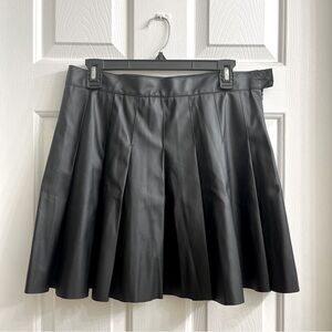 •SOLD• Kendall + Kylie | Black Vegan Leather Pleated Mini Skirt - L